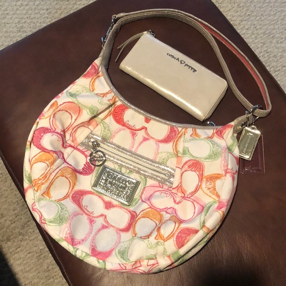 Coach Handbags - Coach Poppy Signature Scribble Purse